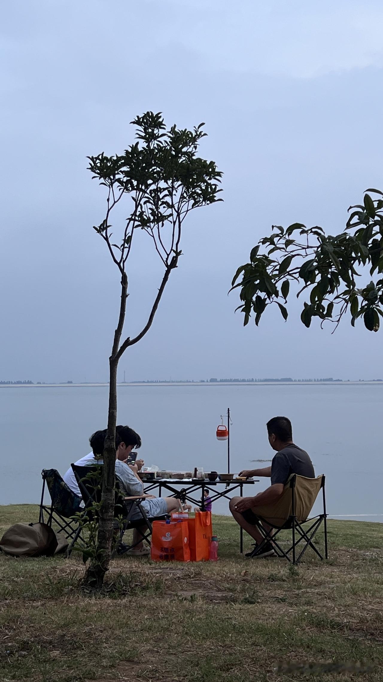 你发现没，其实日子是有分寸的，别不信。
混得好的人，未必是聪明绝顶的，不过是把人