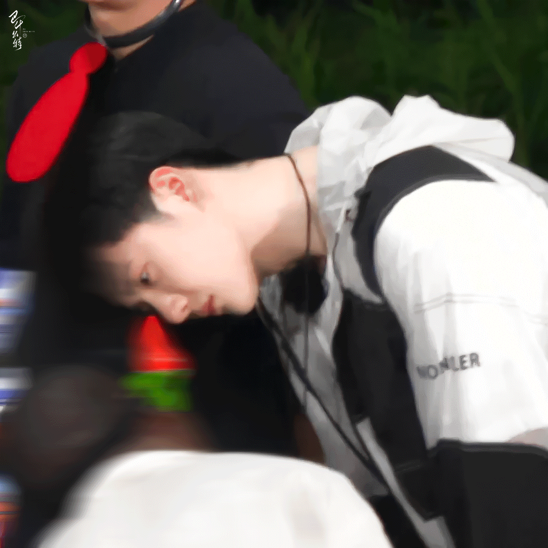 王一博你也可以盯着我看👀这就是街舞5