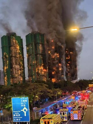 致敬何伟豪！
香港37岁消防员逆行殉职！


何伟豪的离去让人沉默。
三十七岁，