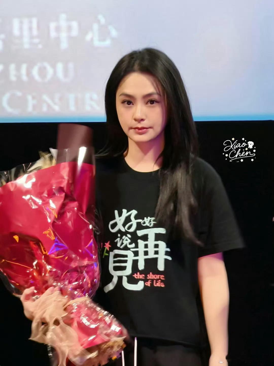 年轻时脸是漂亮的，身高身材不行 ​​​