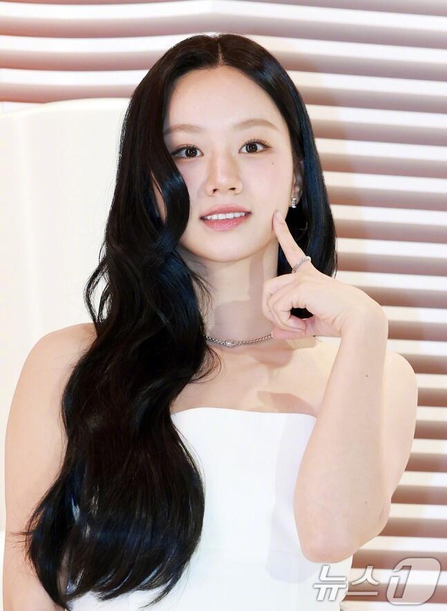 李惠利红气养人李惠利越来越美了红气养人啊，李惠利越来越美了 ​ ​​​