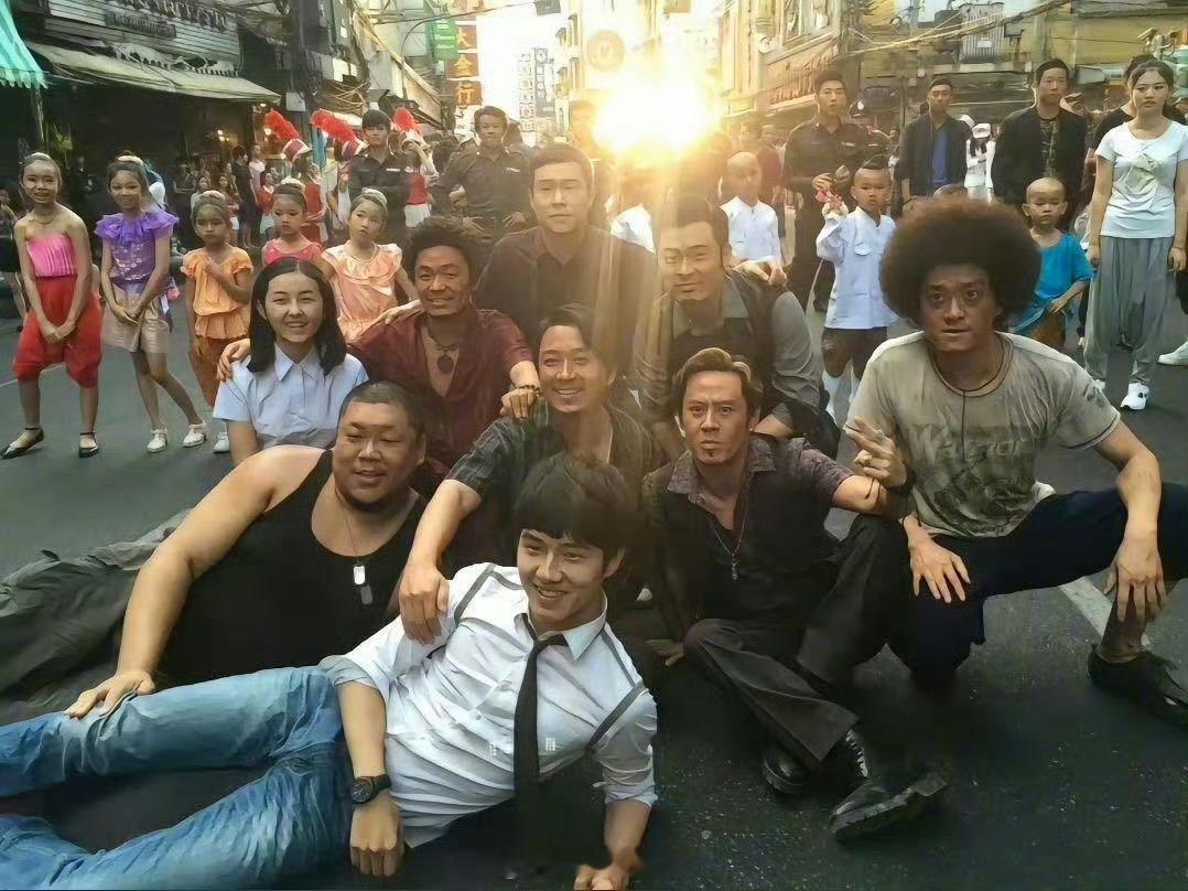 唐探十年  当时只道是寻常  十年前踏入《唐探》宇宙，曼谷街头的追逐、纽约大楼的