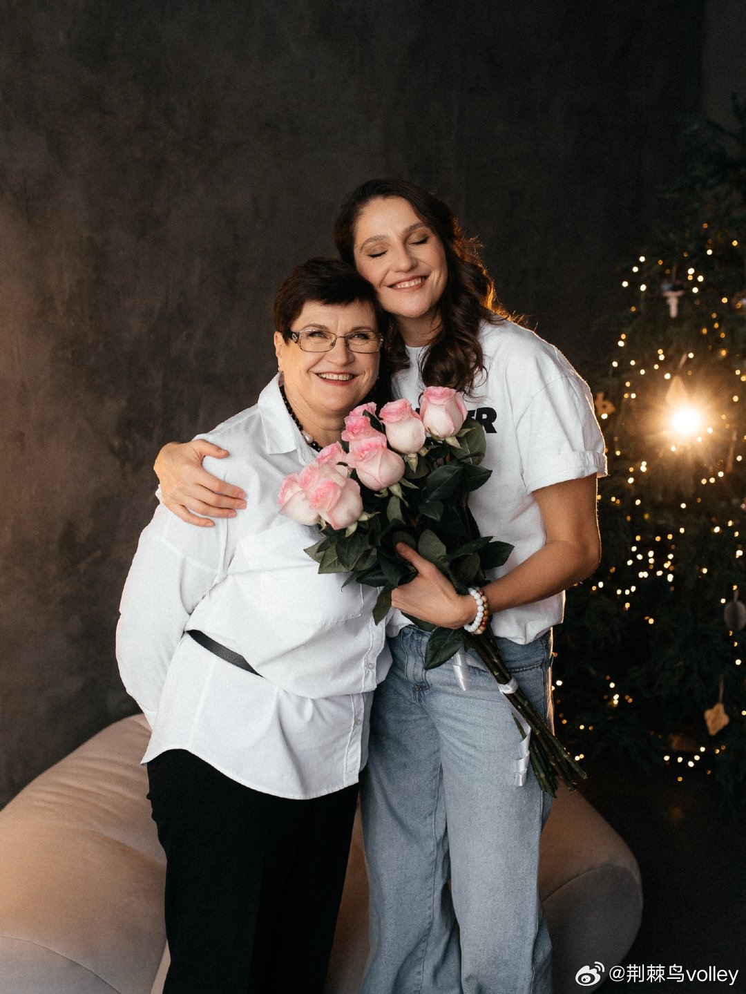 妈妈的生日，科舍列娃为妈妈庆生。女排 俄罗斯女排