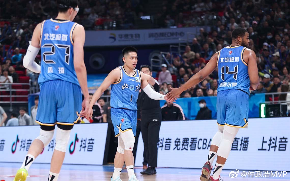 北京男篮全场三分命中率高达47.8%，靠着末节20-7的单节得分这才力擒浙江男篮