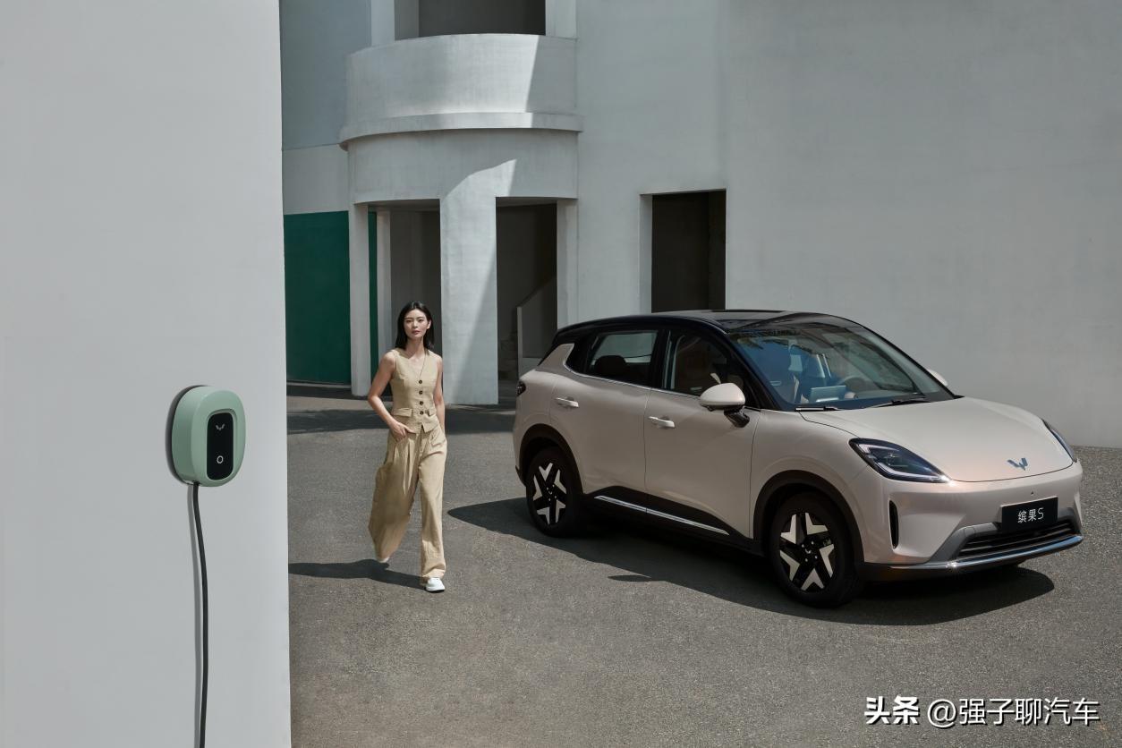 还得是五菱！430km续航+AI大模型，最低6.98万，还有中国十佳车身！

谈