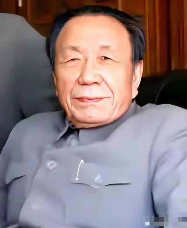 霍士廉的顺利人生

看开国上校刘竹溪回忆录，他给清河特委书记霍士廉当过秘书。发现