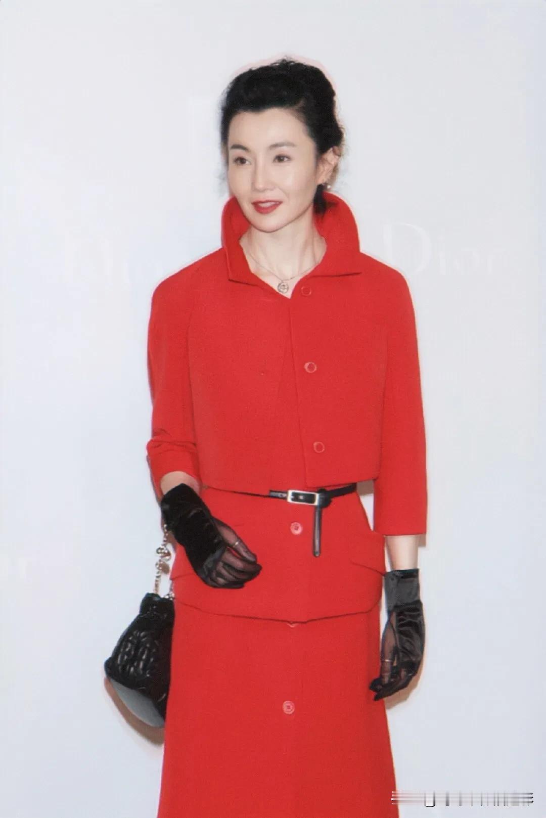 红衣佳人立，笑靥如春风🌺张曼玉 如画佳人