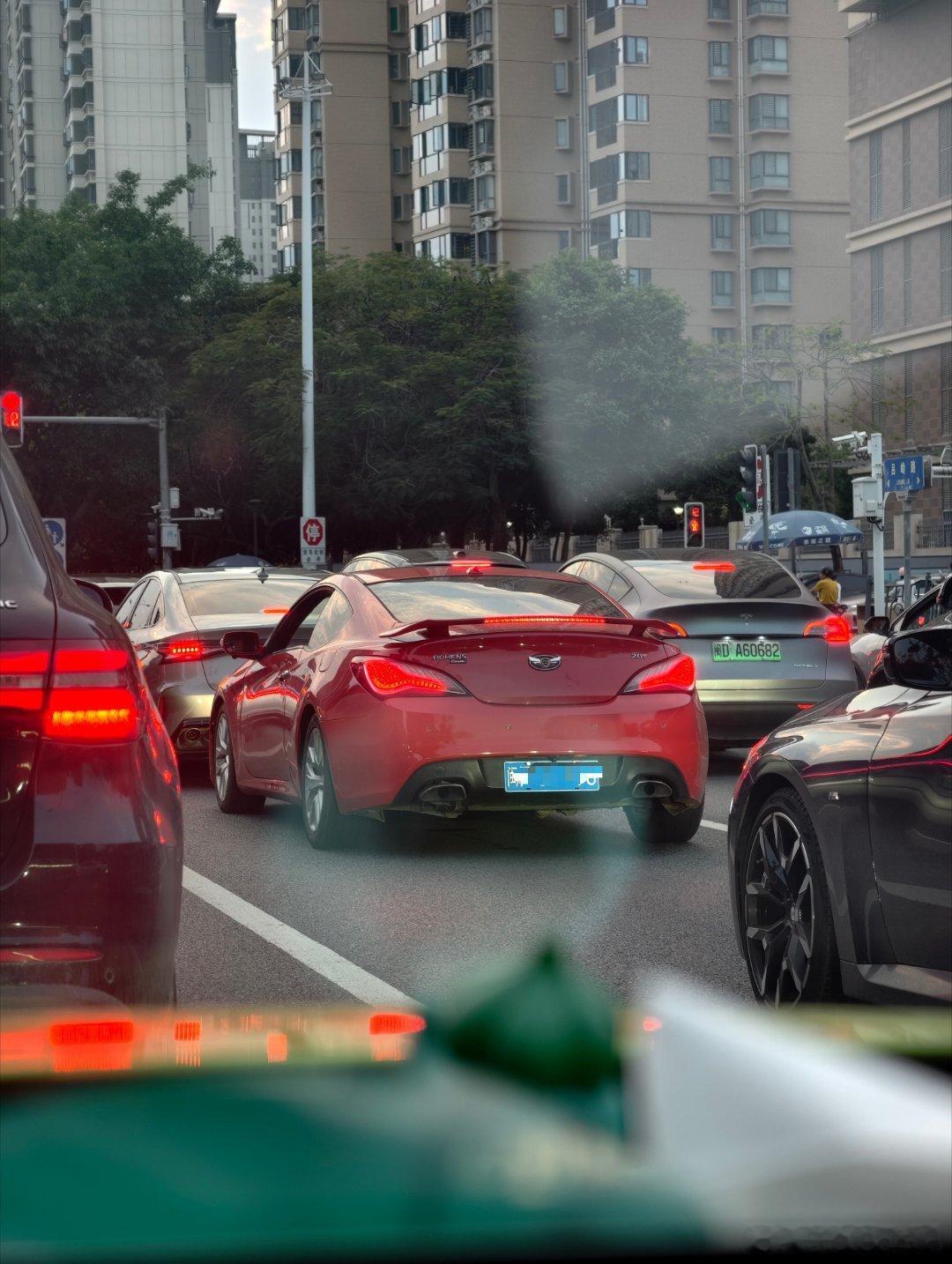 劳恩斯酷派这造型，放到现在看都很可以这车2009年上市到现在最早一批都过去十七年