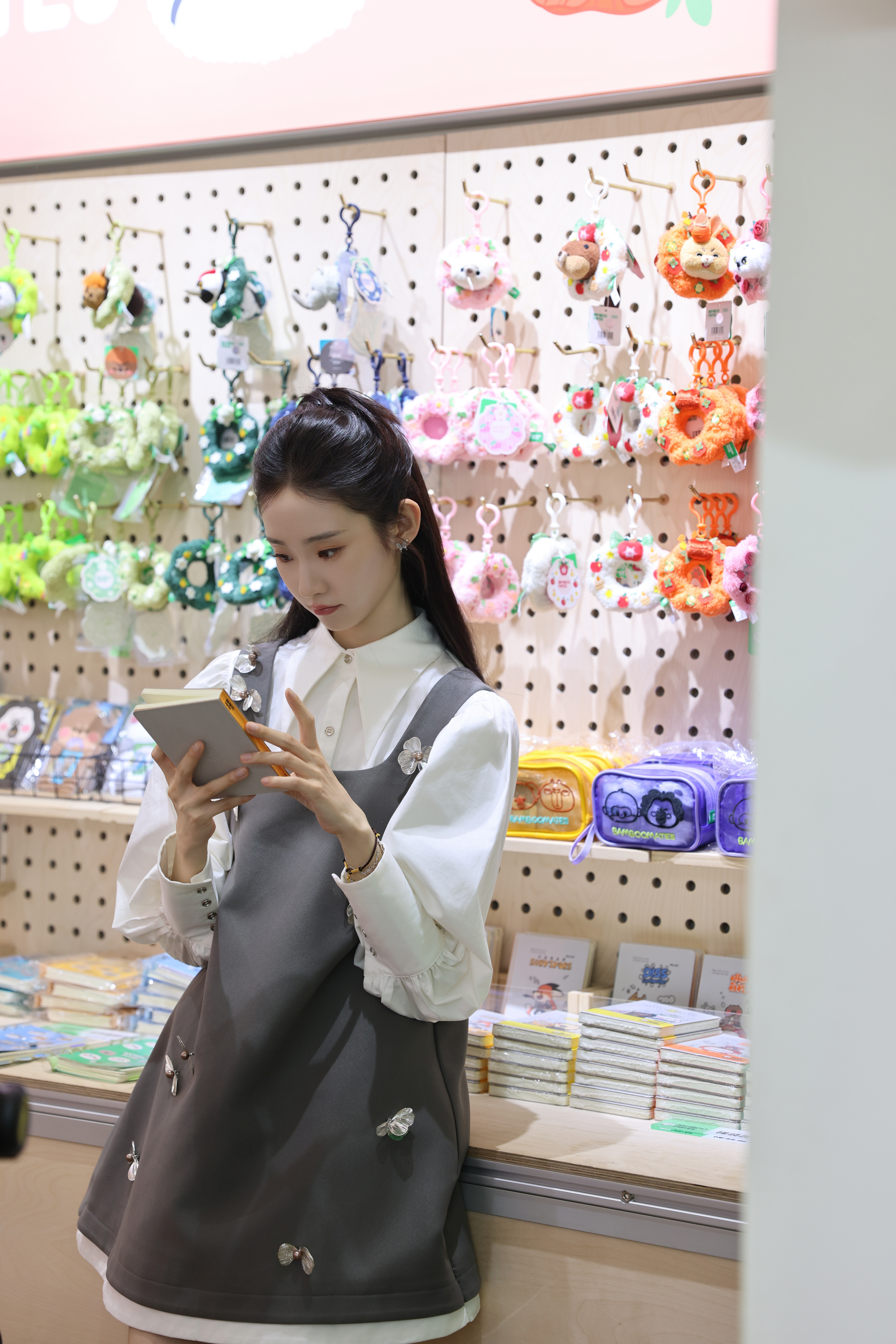 张艺凡 在复制粘贴的时代，你是手写的诗