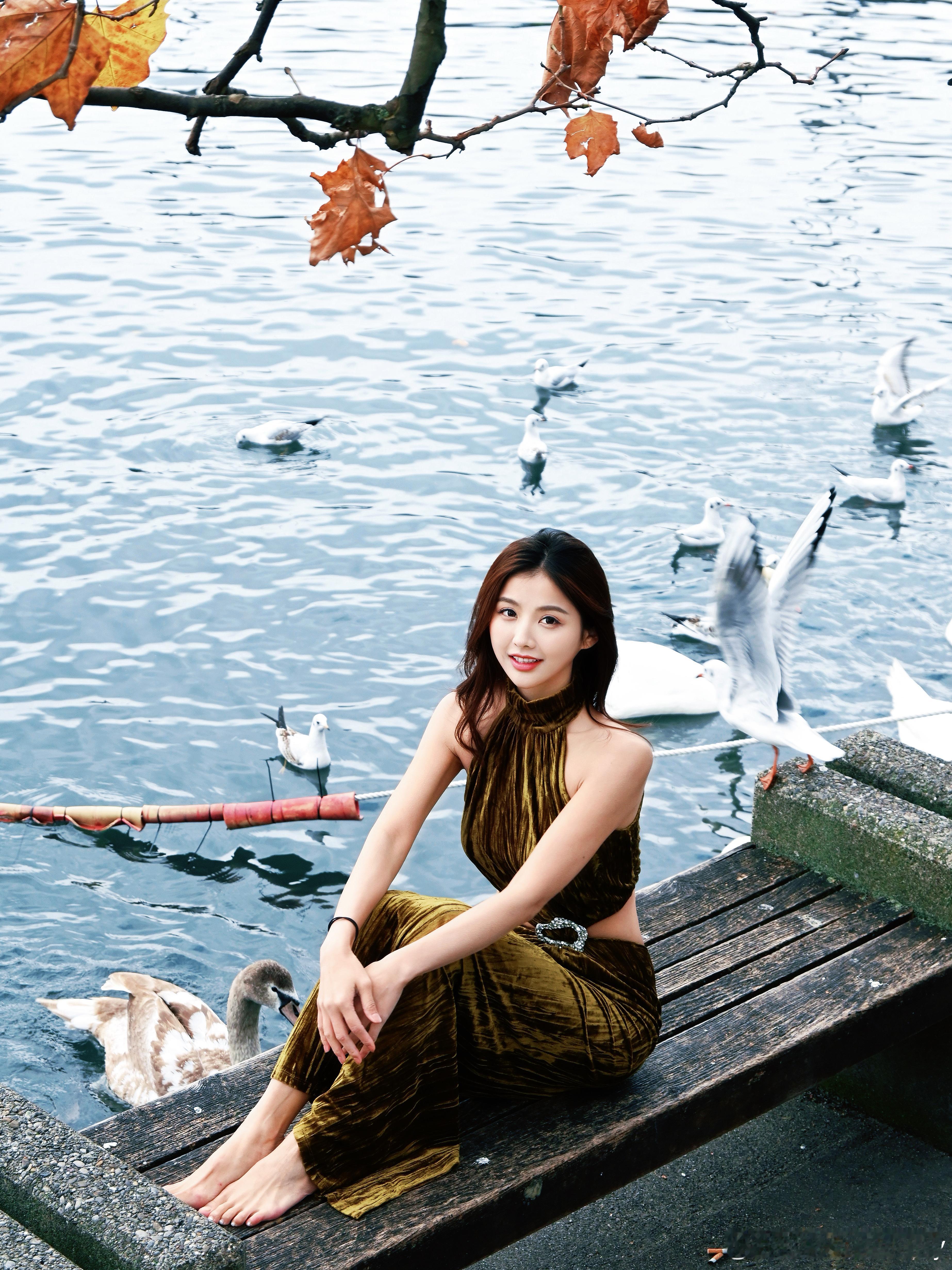 🦢她会记得一直昂首 ​​​