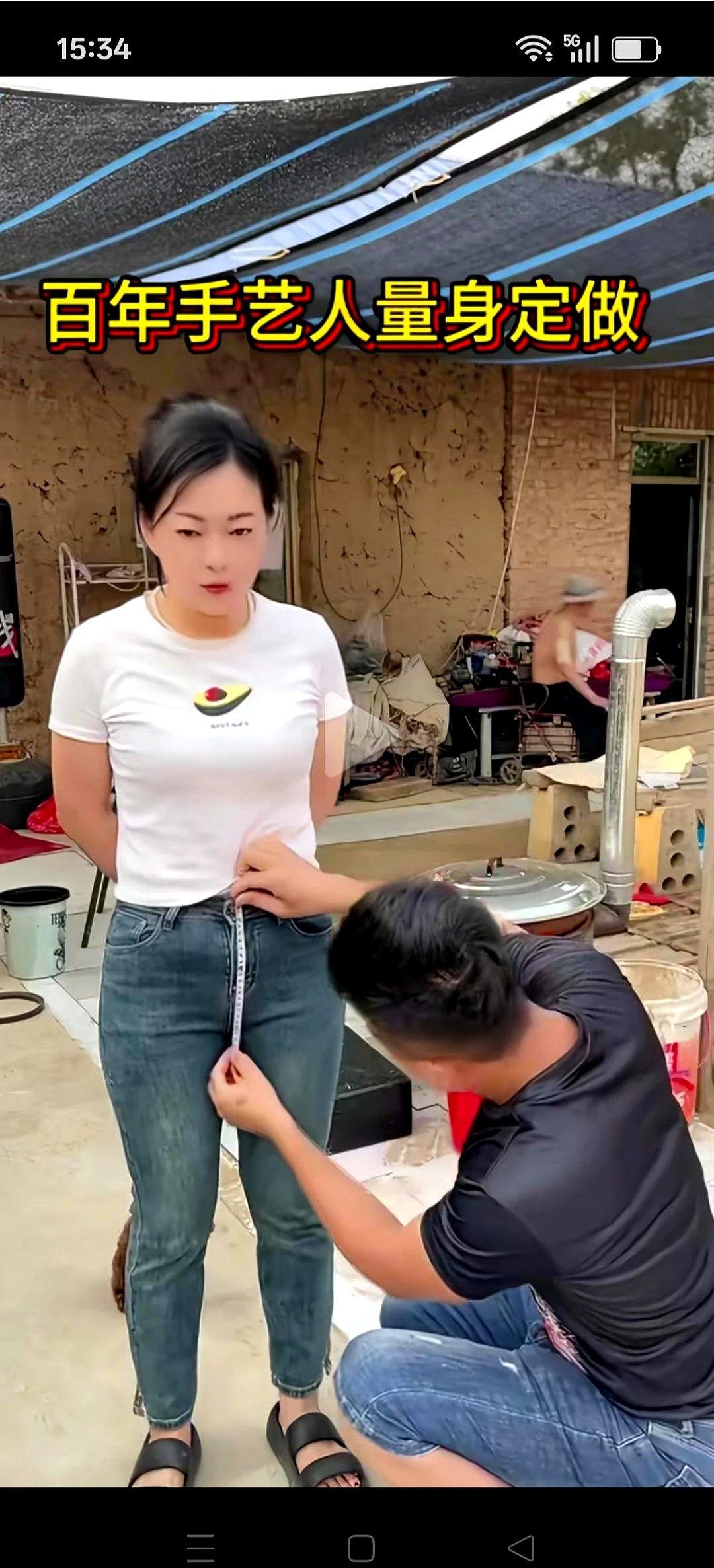 “咔嚓”一剪子下去，我听到了心碎的声音。
真想穿越回三分钟前，给那个信誓旦旦的自