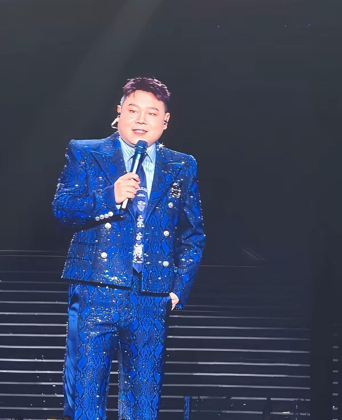 岳云鹏不敢再吃了，怎么变这样了…… 