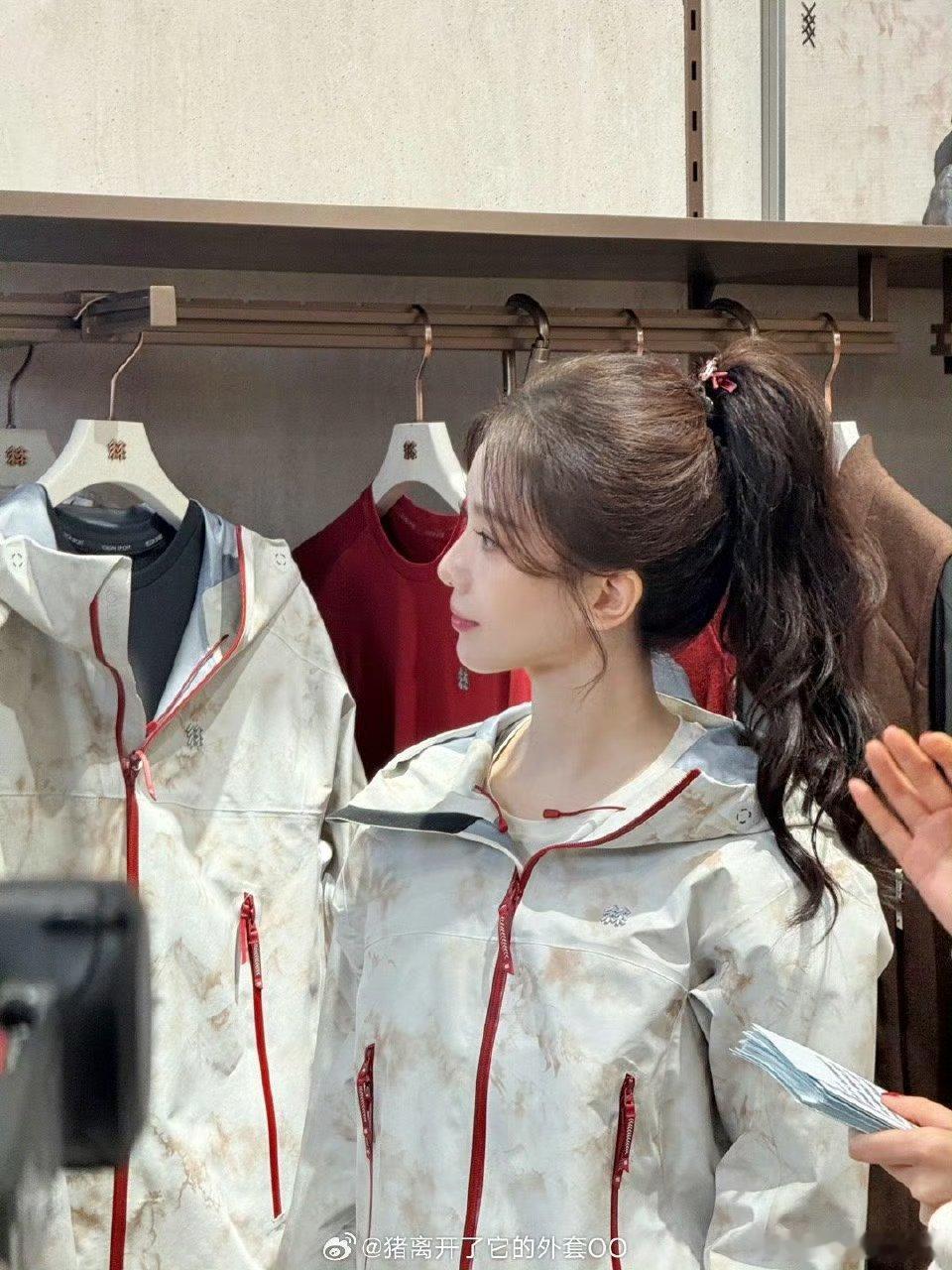 今天的高马尾刘诗诗，姐感与妹感在一个人身上共存的恰到好处