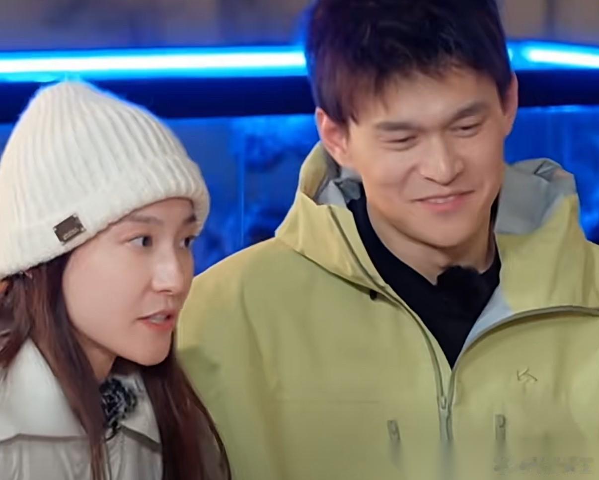 揭秘了， 孙杨没有不耐烦， 也没有无视别人的感受， 他只是一个高需求的宝宝。 随