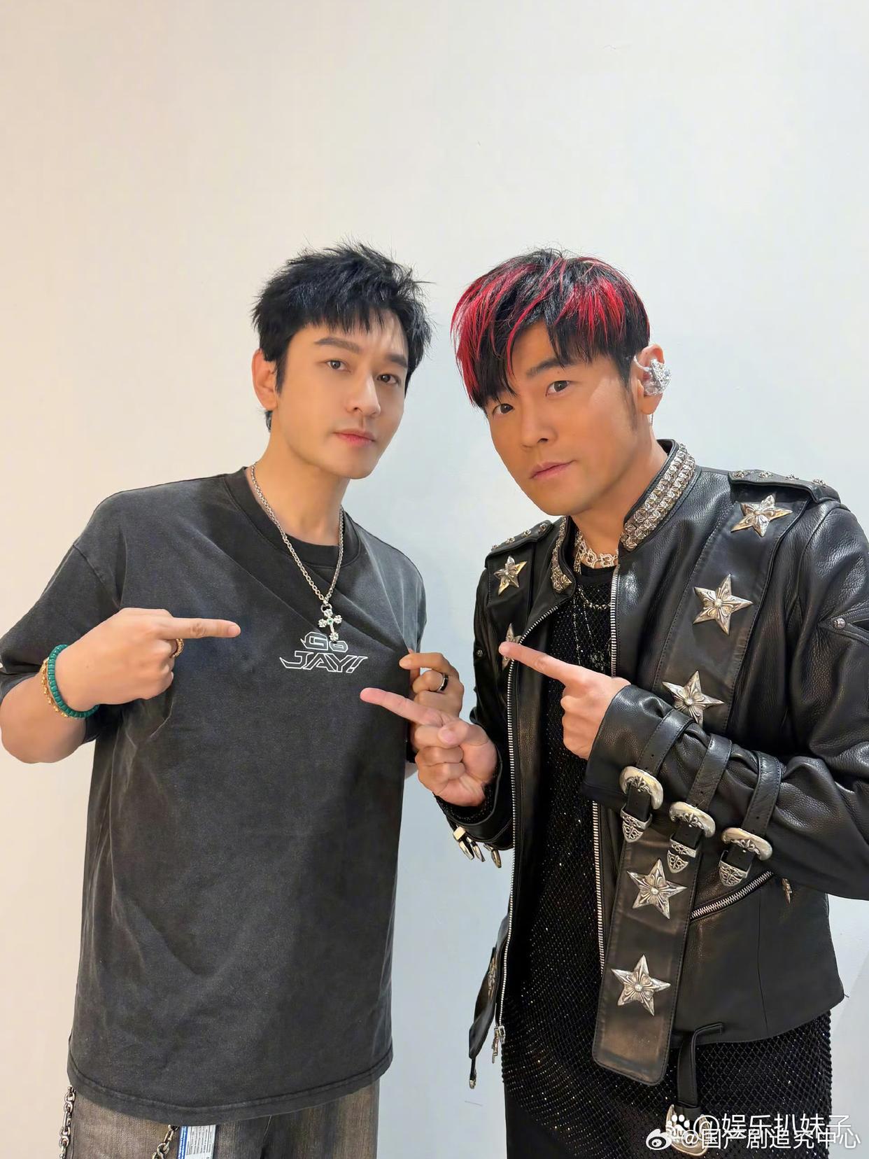 1.黄晓明就是个很聪明的人，而且是“大智若愚”的那种，他确实装得很老实人，但能在