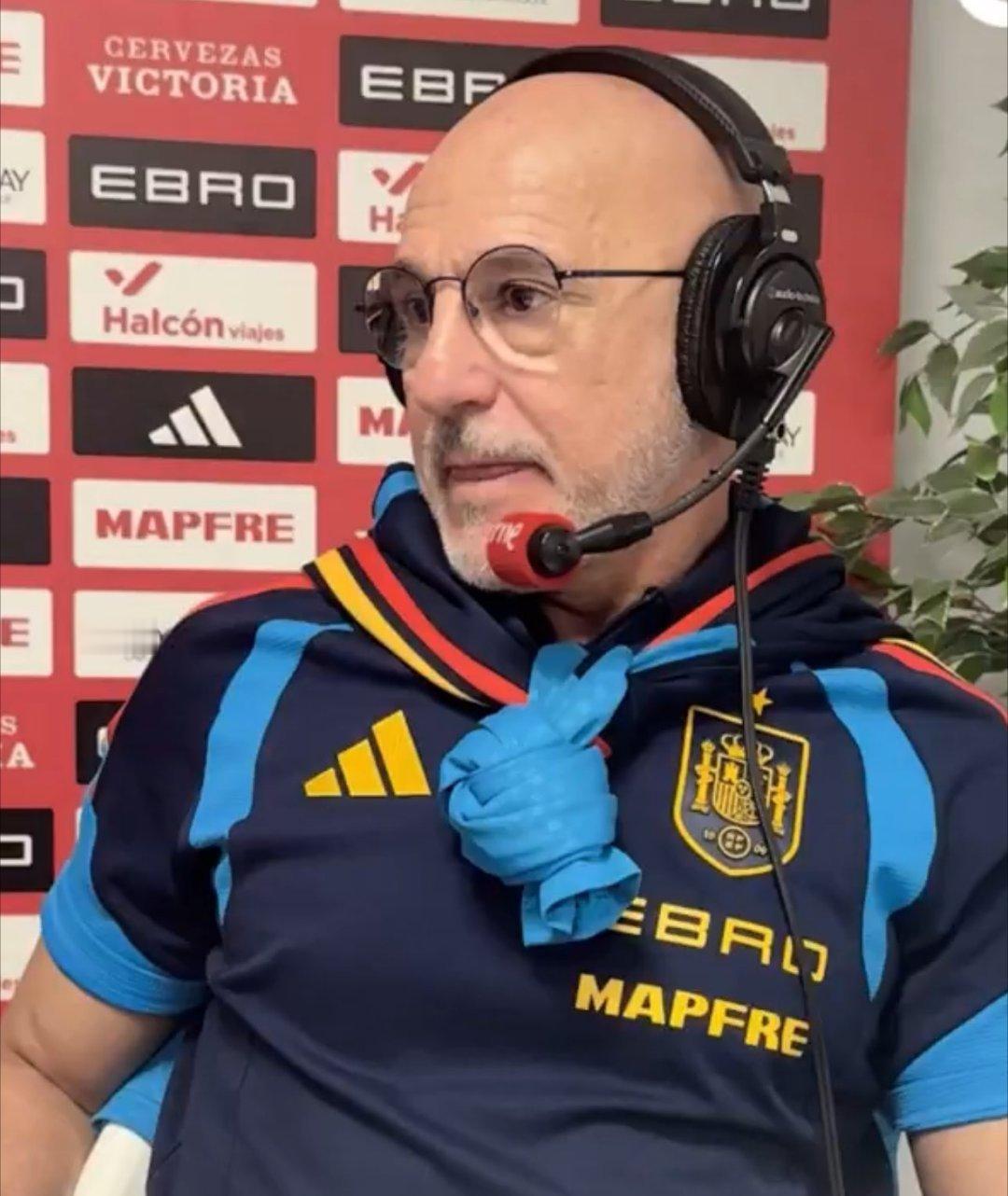 为什么你召唤的是亚马尔而不是尼科❔ 德拉富恩特： 这两种情况截然不同。尼科没有参