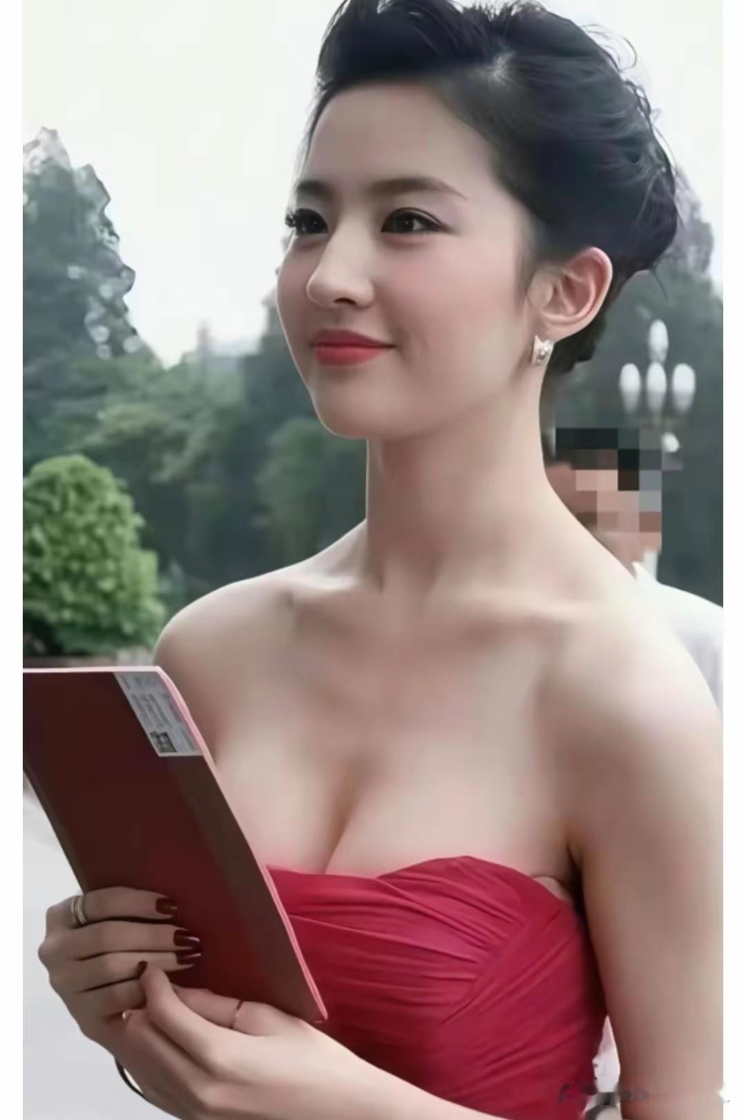 刘亦菲，早期青涩的仙女图