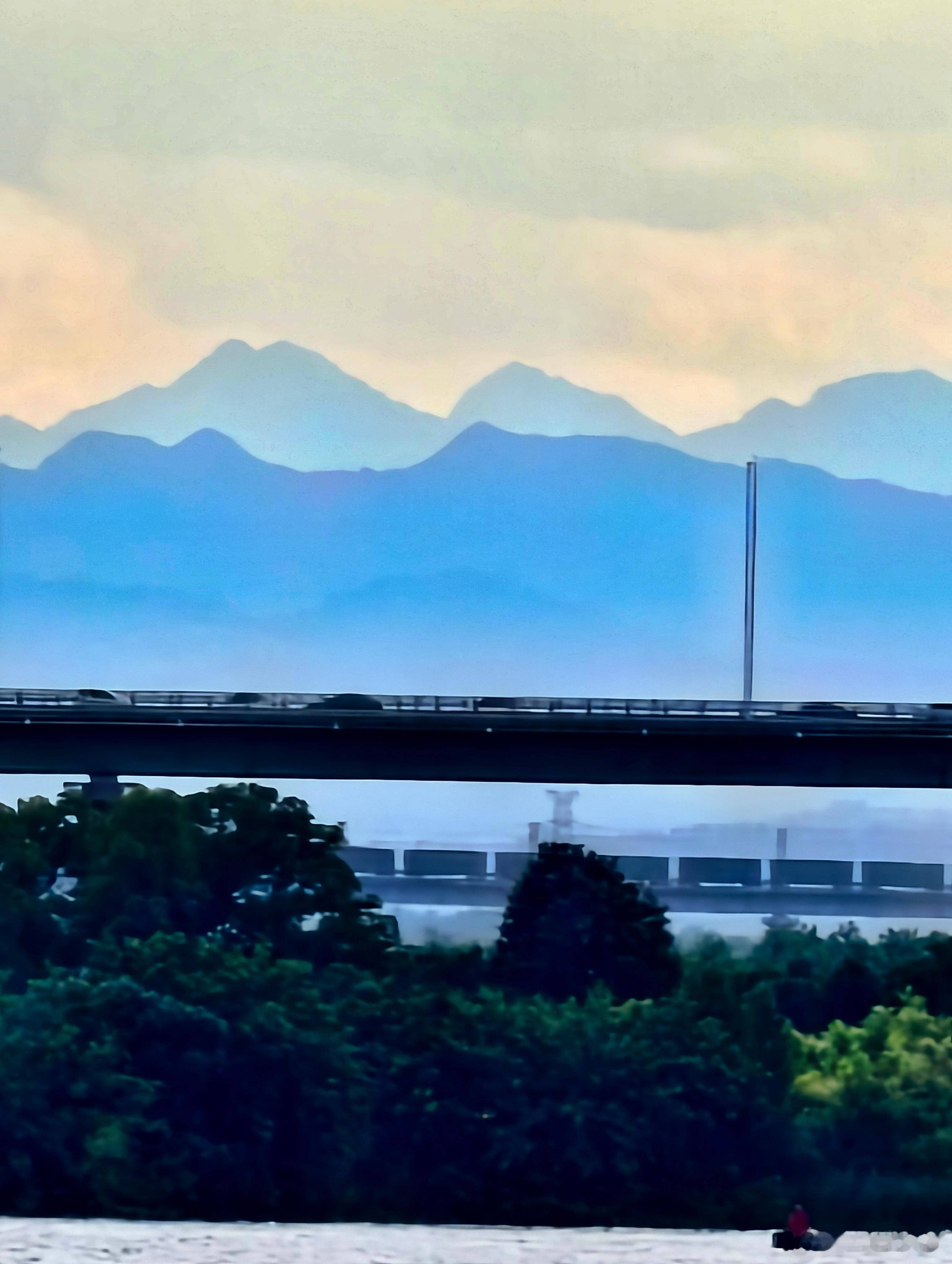 写给2026年的自己 2026.6.22.星期一，冷。这几天一直在忙着策划无痛包