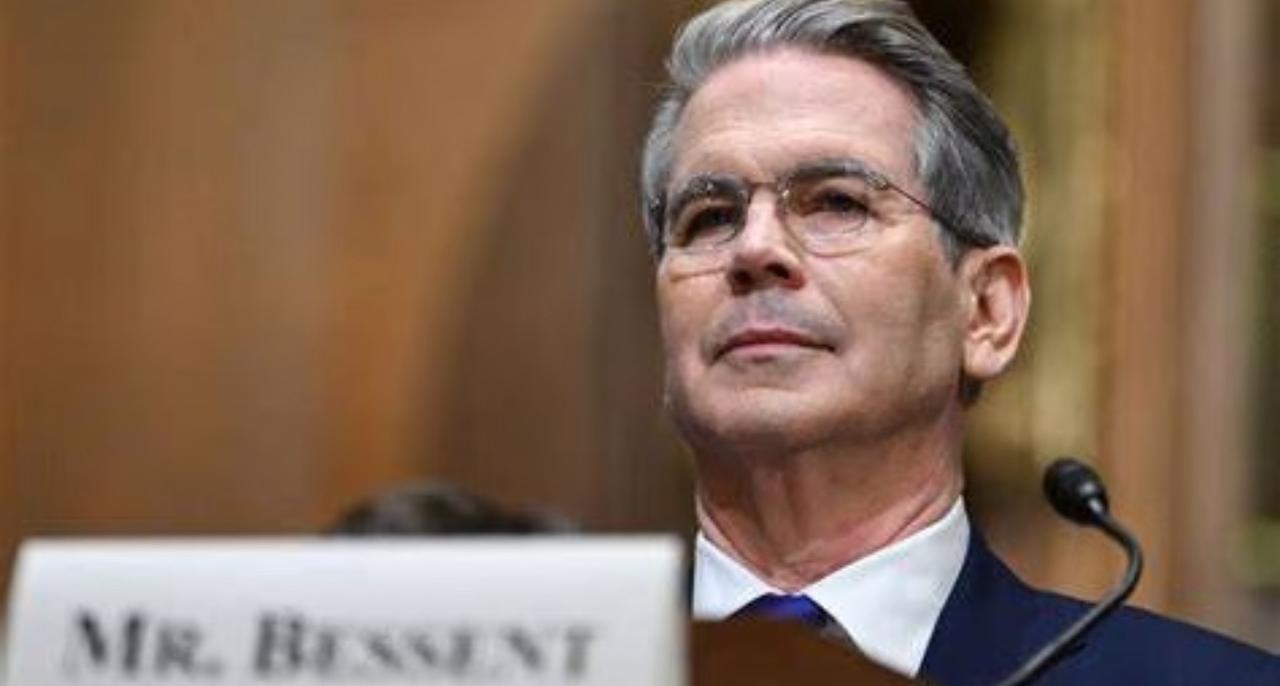 美国前贸易官员近期提出对华经贸关系的三点做法：一是依据实时贸易数据监测评估协议执