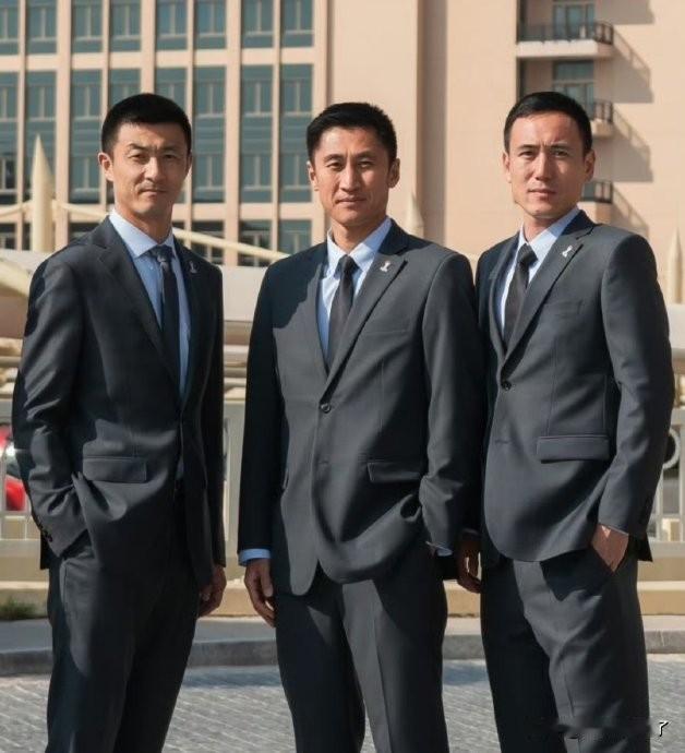 中国男足已经有24年未参加世界杯了，但中国裁判却是连续两届参加世界杯，而且是三人