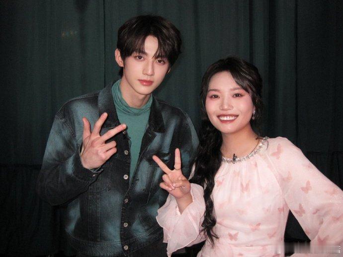 赖伟明抱李雪琴做深蹲你好星期六真的看哭了，李雪琴那一刻的感动，只有懂她的人才明白