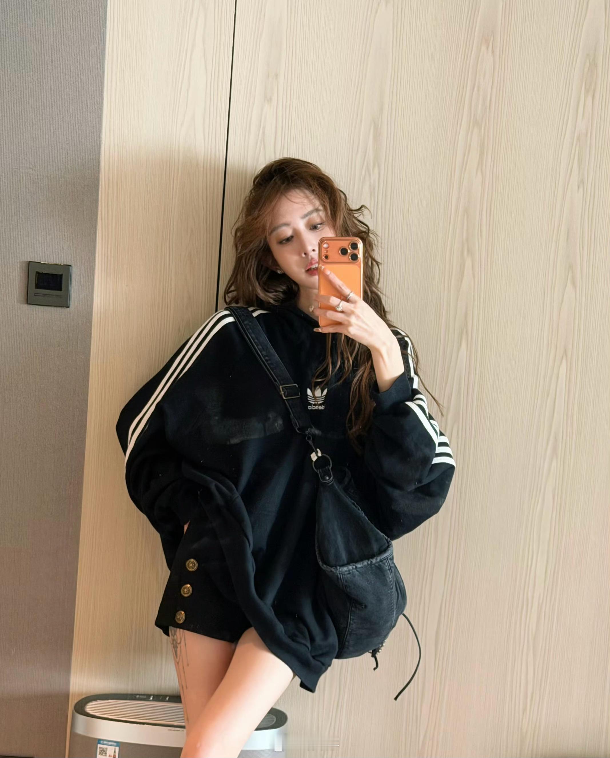 已经2025年双12了，是什么原因导致你到现在还没有用上最新款的iPhone 1