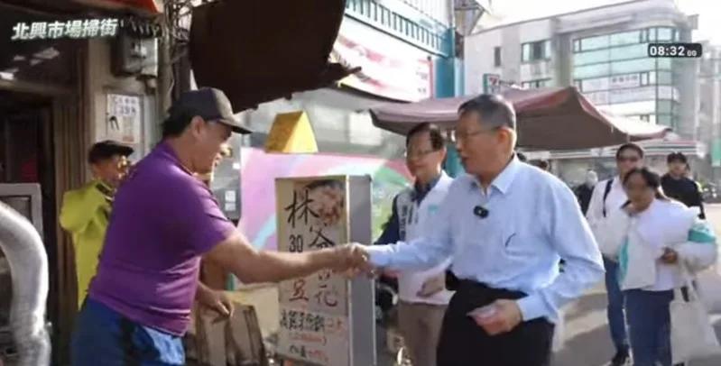 台湾民众党为拉抬征召提名的嘉义市长参选人张启楷，创党主席柯文哲进驻嘉义市“Lon