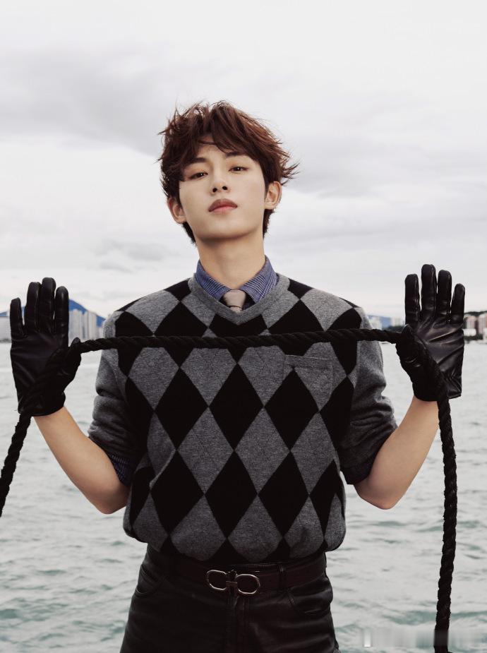 董思成回应生日快乐董思成感受到了大家的祝福，还愿意分享自己的心情，这种真诚的互动