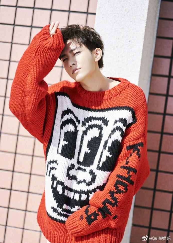 炎亚纶问TF三代四代都同一个发型师吗炎亚纶两度灵魂拷问“TF三代四代是同一发型师