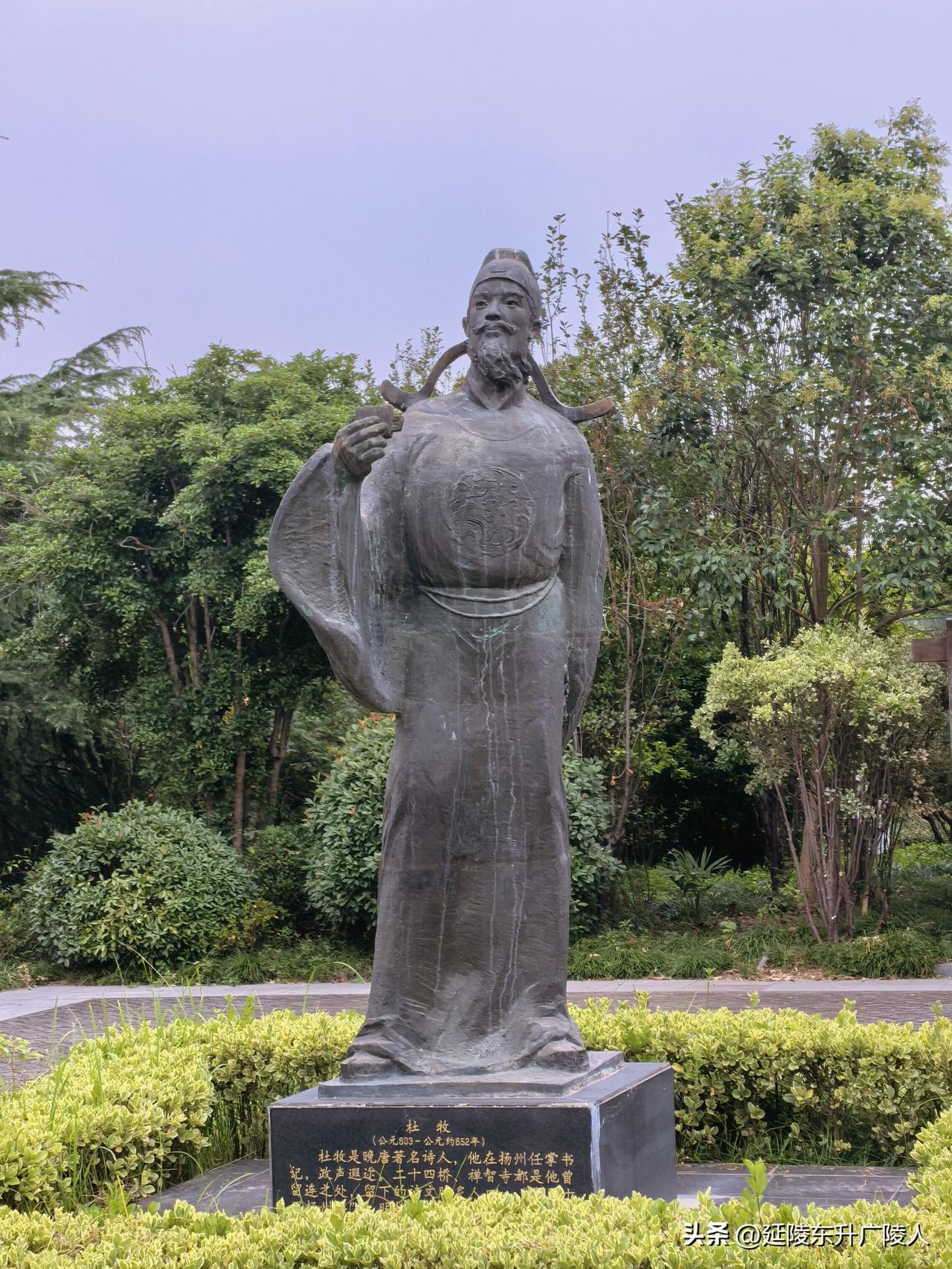 傍晚在小镇上散步，随手拍下小风景。