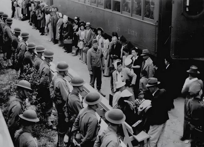 如果真会爆发中美战争，固然，两国平民会感到害怕，亚太国家会感到紧张，依赖两大经济