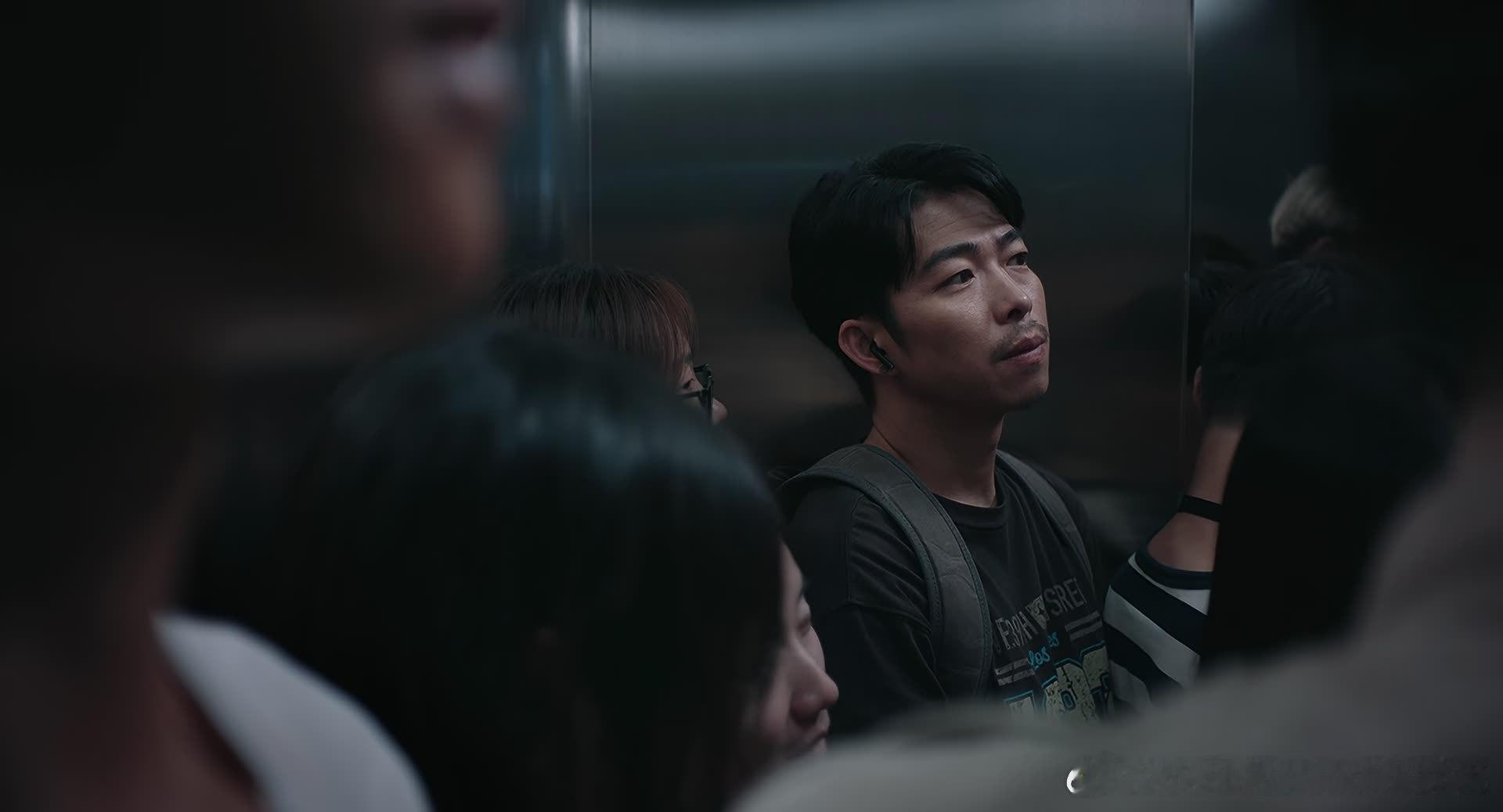 门心 导演 、编剧 李心摄影指导 张嘉昊（《家庭简史》）剪辑指导 钟芮（《热辣滚
