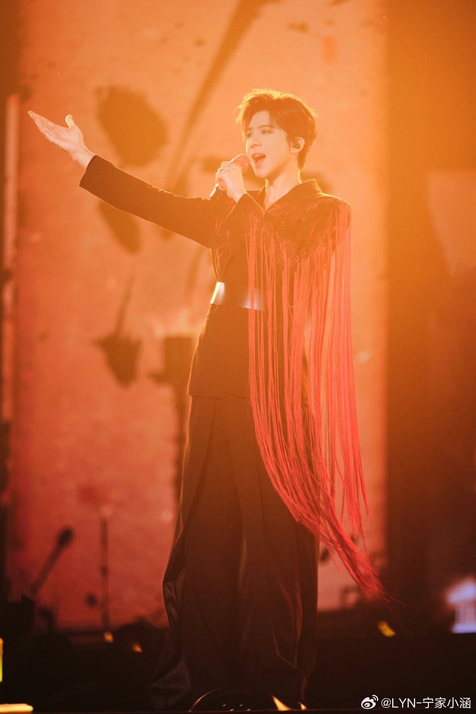 刘宇宁的2025巡演 🐾刘宇宁玫瑰丛生 🐾摩登兄弟[超话] 世间的事就是这么