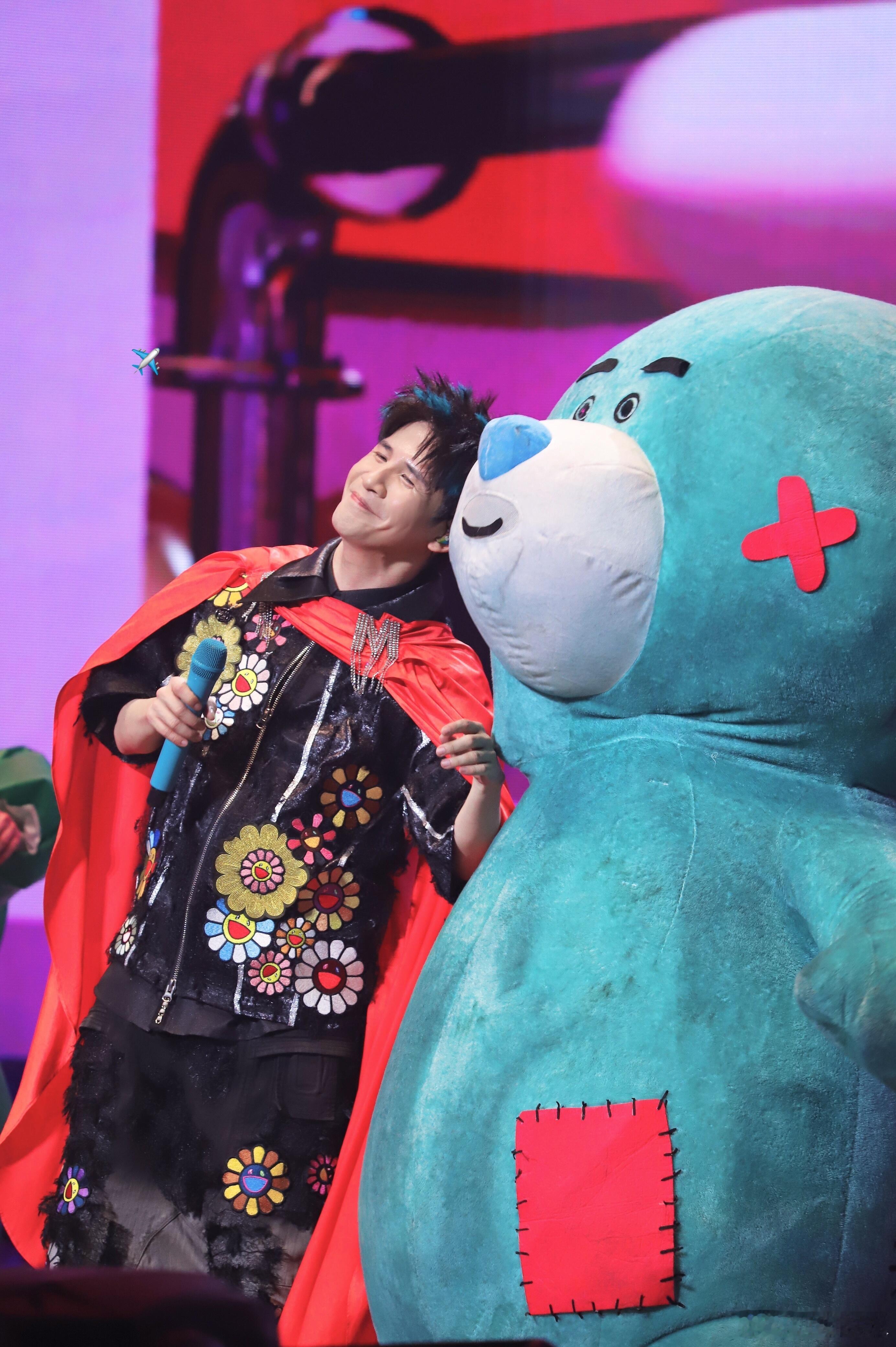 大张伟付航净说些粉丝爱听的话 谁还没看今夜喜友秀的DJ舞台！大张伟和付航也太懂粉