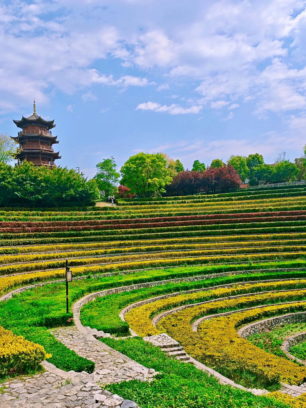 贵州免门票的奢香古镇2天1夜全攻略，最近我去了一趟贵州的奢香古镇，那一趟旅程，简