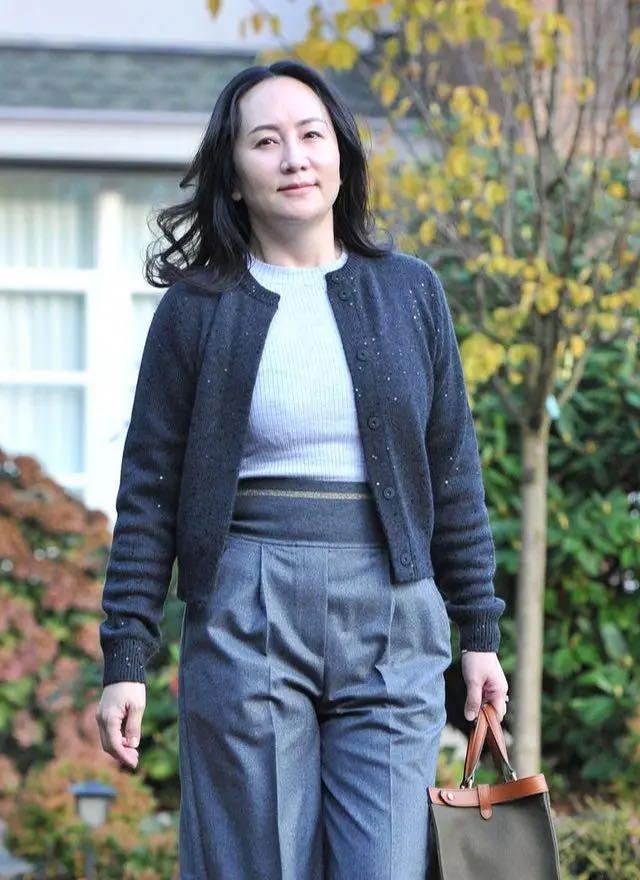 说起中年女人，很多人第一反应是“压力山大”：孩子教育、老人赡养、职场竞争，样样都