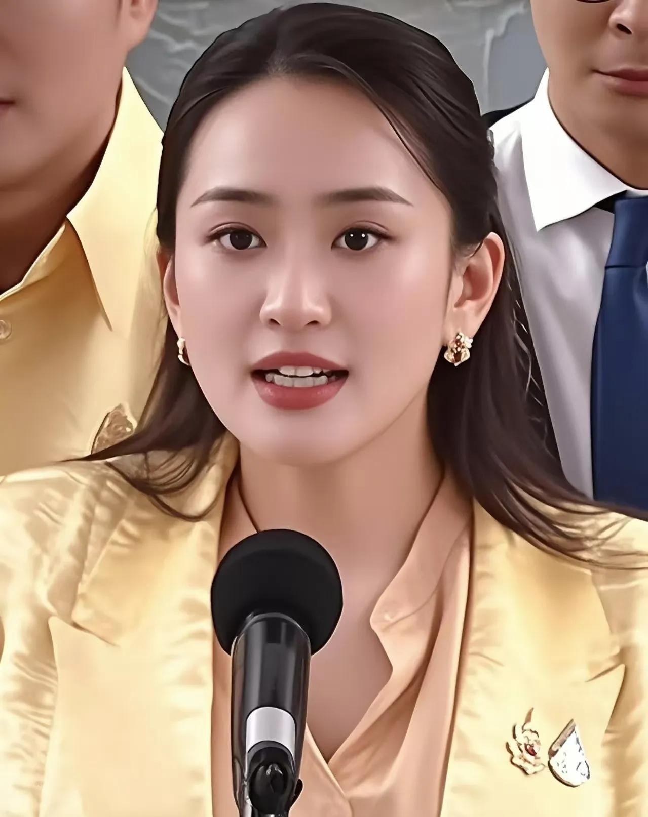 就在刚刚，
泰国突然宣布了

9月7日，佩通坦称将全身心投入反对党工作，全面履行