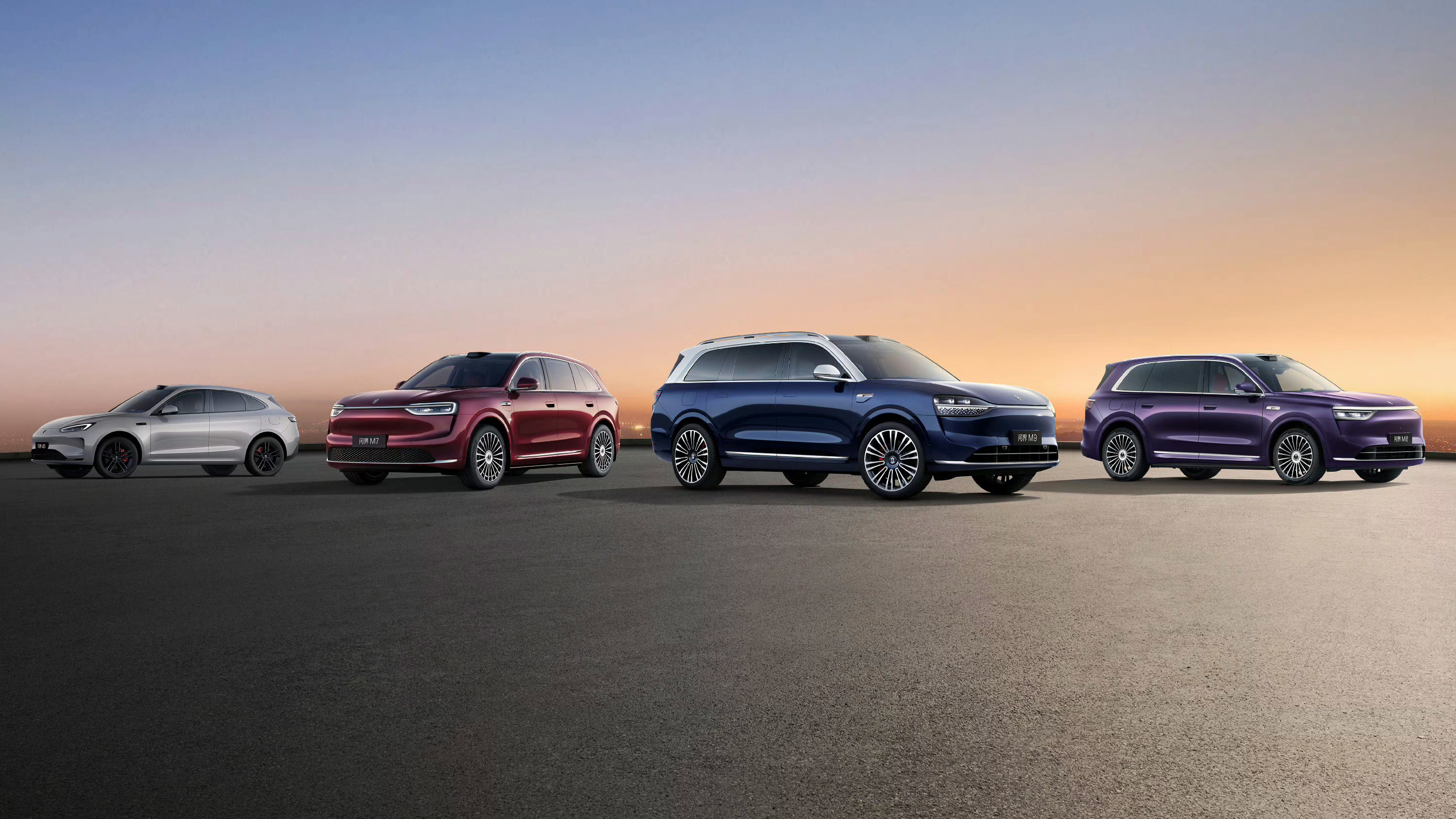 问界非常成功的一点是：品牌所有车型都提供增程和纯电两种动力形式，并且789全部都