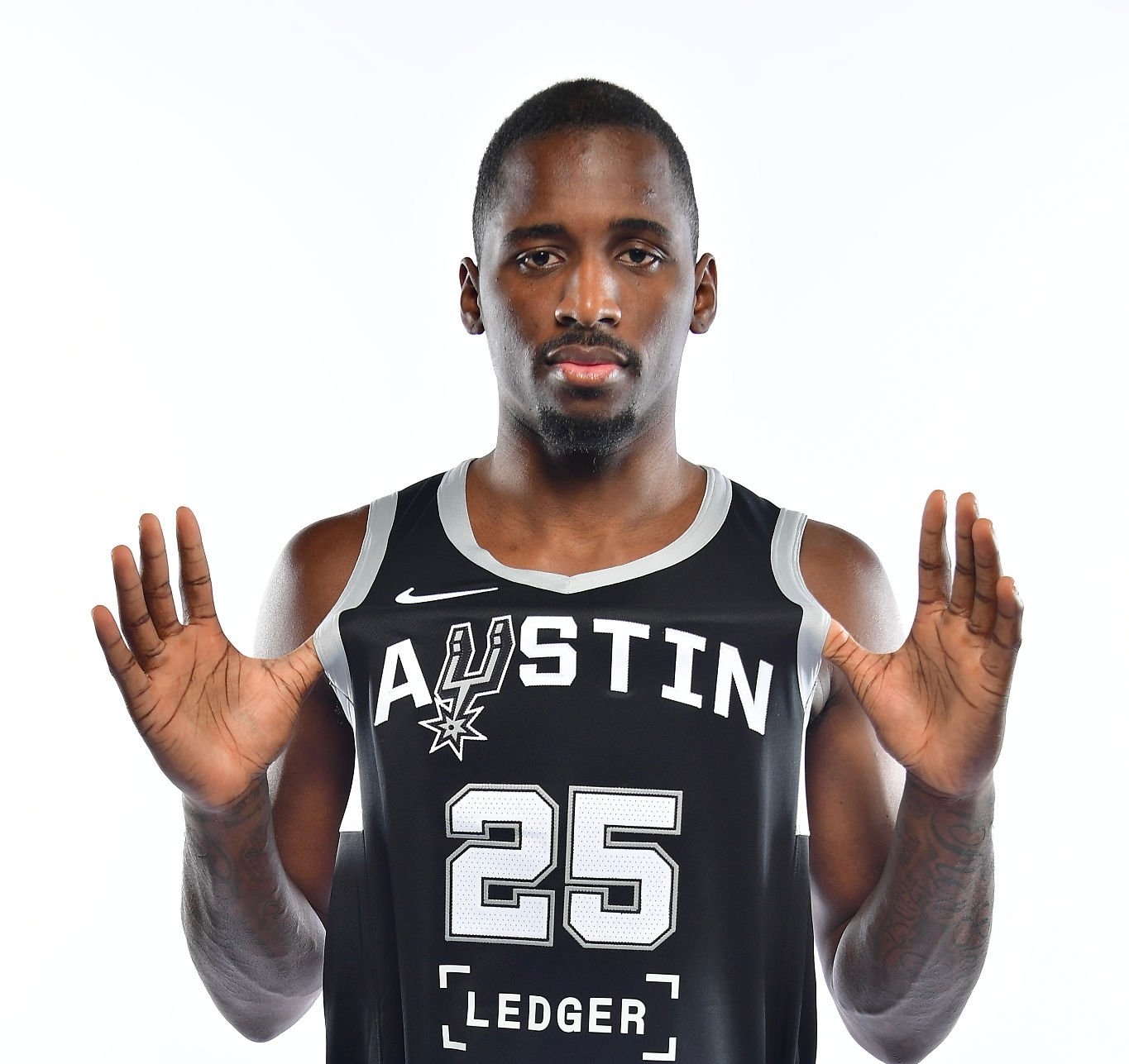 在奥斯汀和圣安东尼奥都能Carry的男人 ｜ ｜