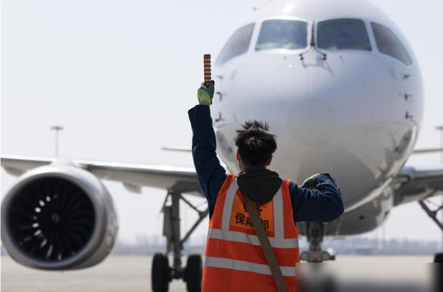 日航慌了的背后，是咱们守好底线的底气

日本航空紧急开会！

说真的这事儿真没啥