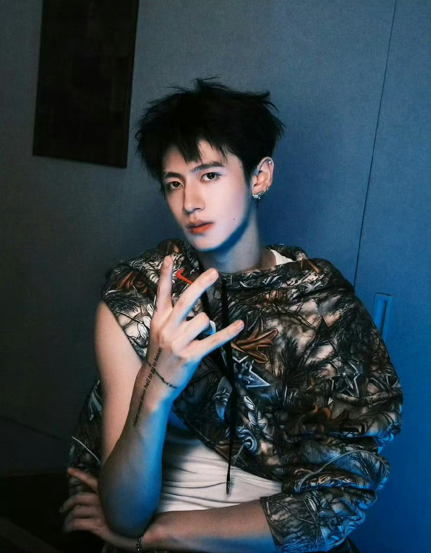 我家爱豆说啥了 “希望你永远被偏爱”                      