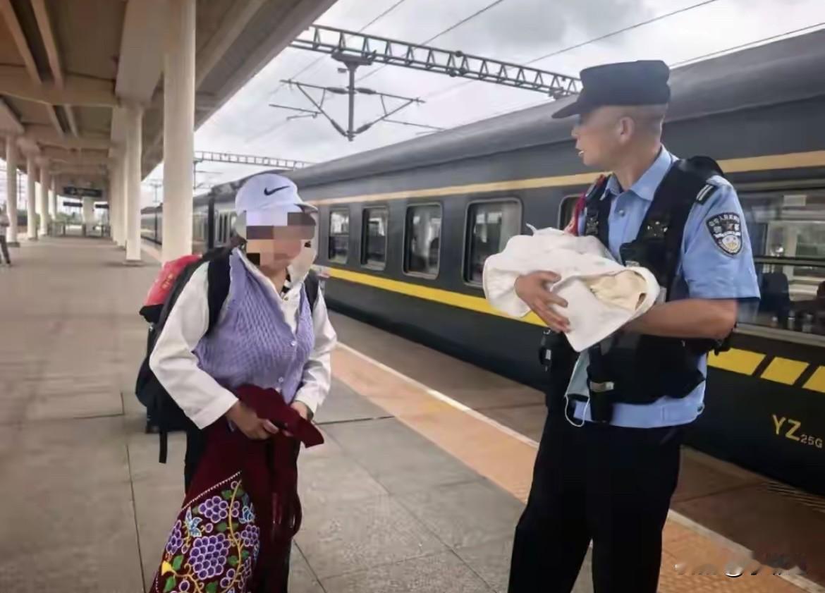 近日，浙江永康一名男子急匆匆报警求助，语气特别焦急，声称自己刚满月的孩子，被家里