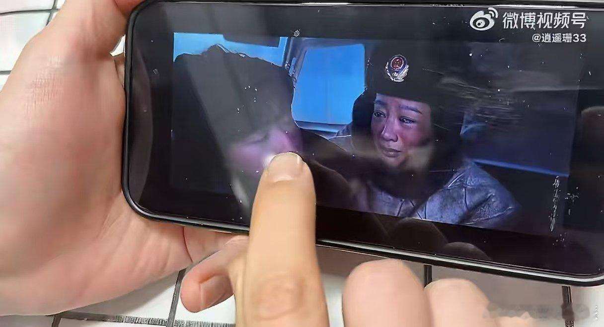 张哲华紧急抢救一个邵云飞 哇塞！张哲华对自己角色超上心，邵云飞失温，他急得语气都