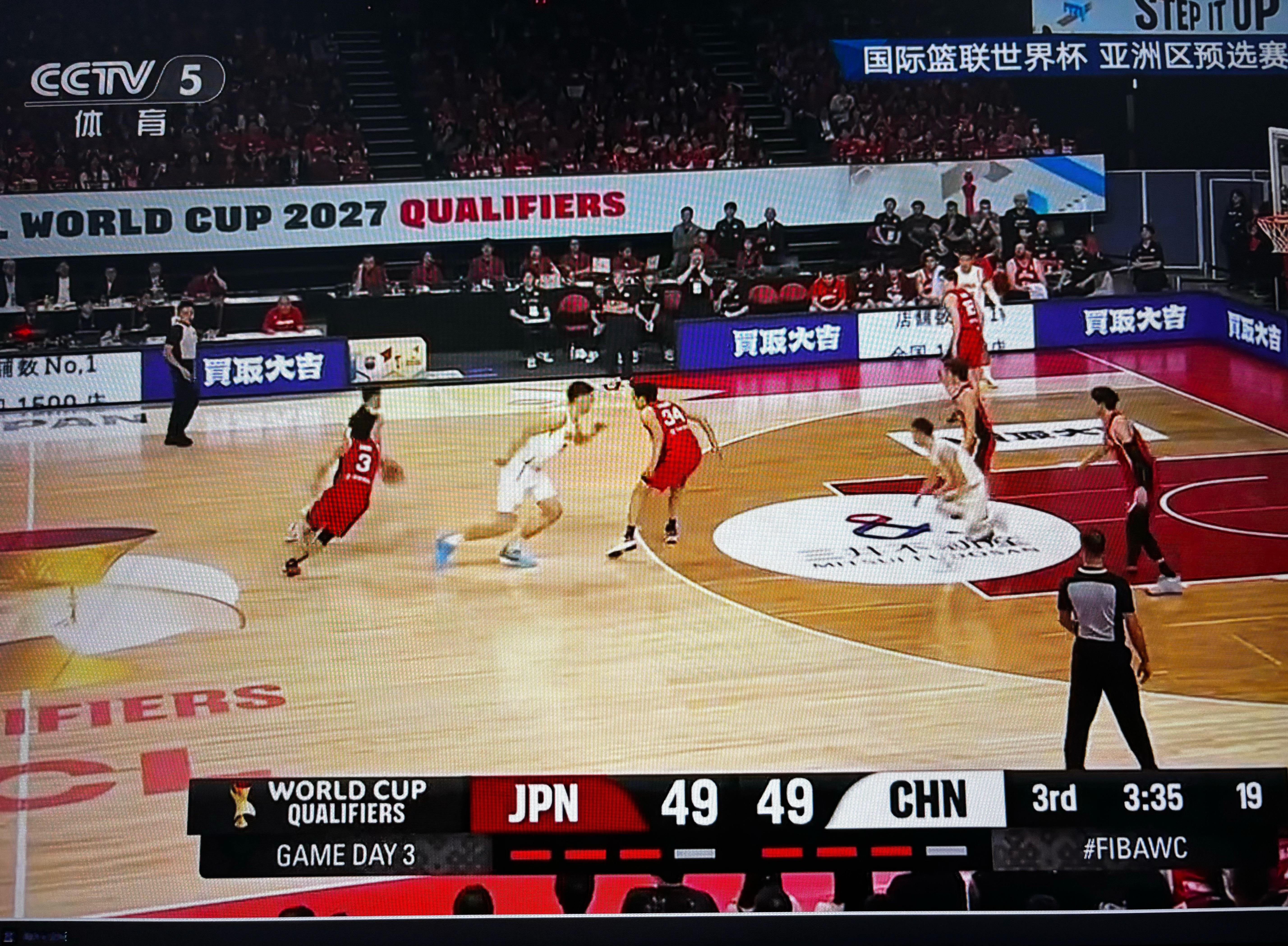 中国男篮vs日本男篮｜卧槽，奇迹发生了！！三节没结束，男篮抹平了上半场的14分分