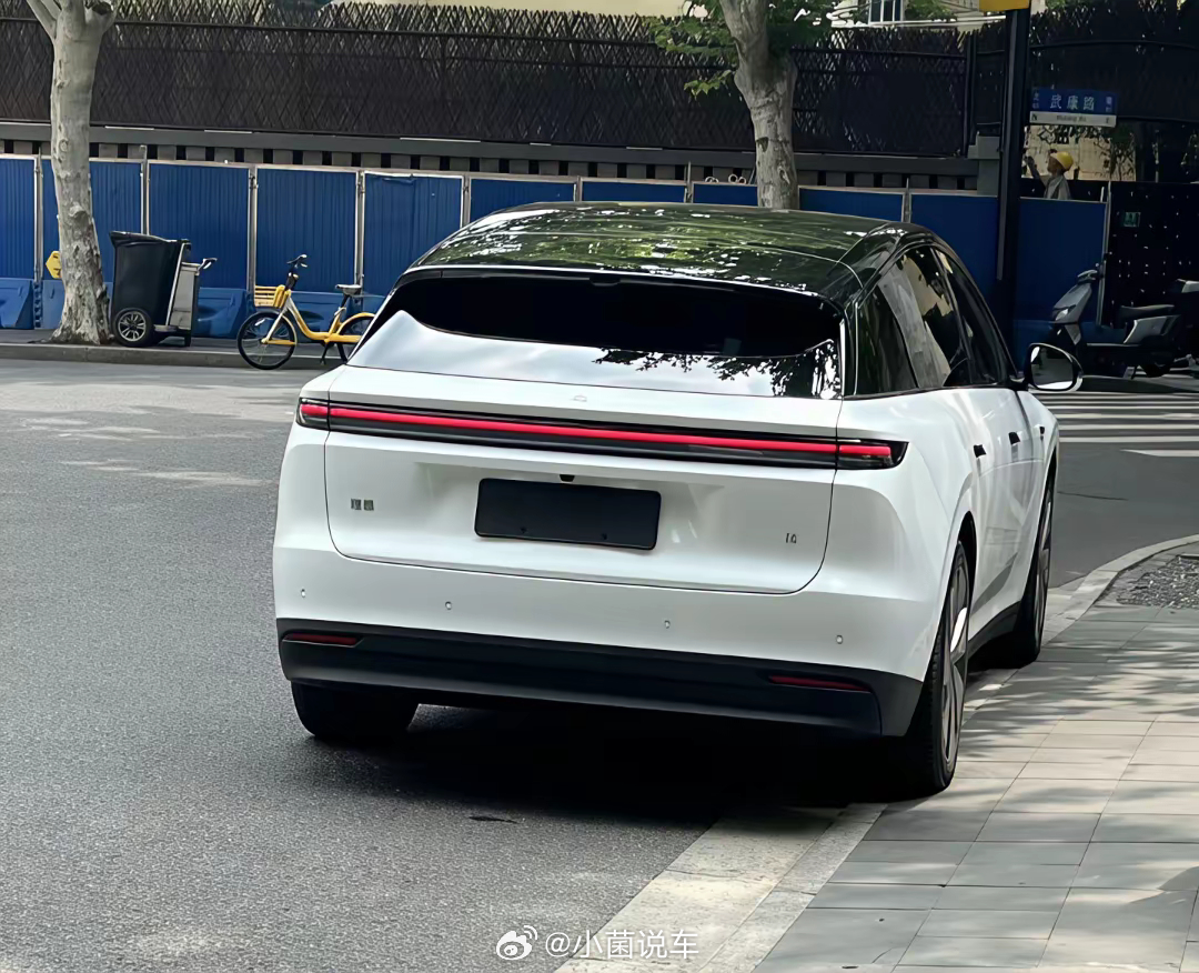 好家伙，理想i6不伪装了，会不会与全新问界M7形成冲击小菌车视界大v聊车 ​​​