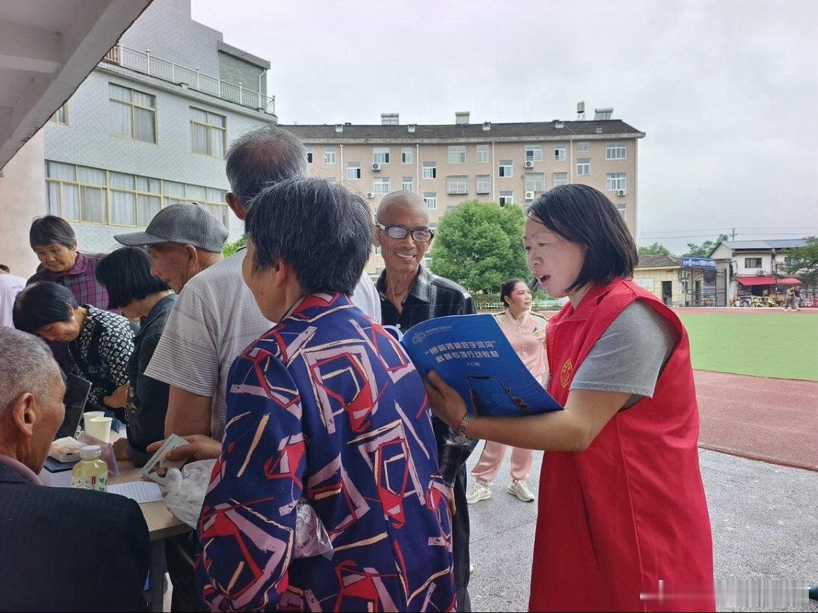 十余载公益坚守赋能台州仙居老年幸福生活 陈伟仙坚守公益护老十余年，贴心陪伴照料仙