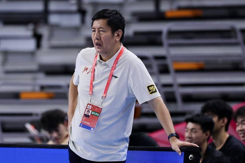 开赛带队1胜4负！浙江男篮官宣丁伟成为球队总教练------北京时间12月25日