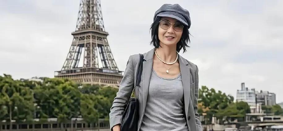 巴黎街头，邂逅久违的张曼玉
 
在时光的长河里，有些身影总会在不经意间勾起无数回