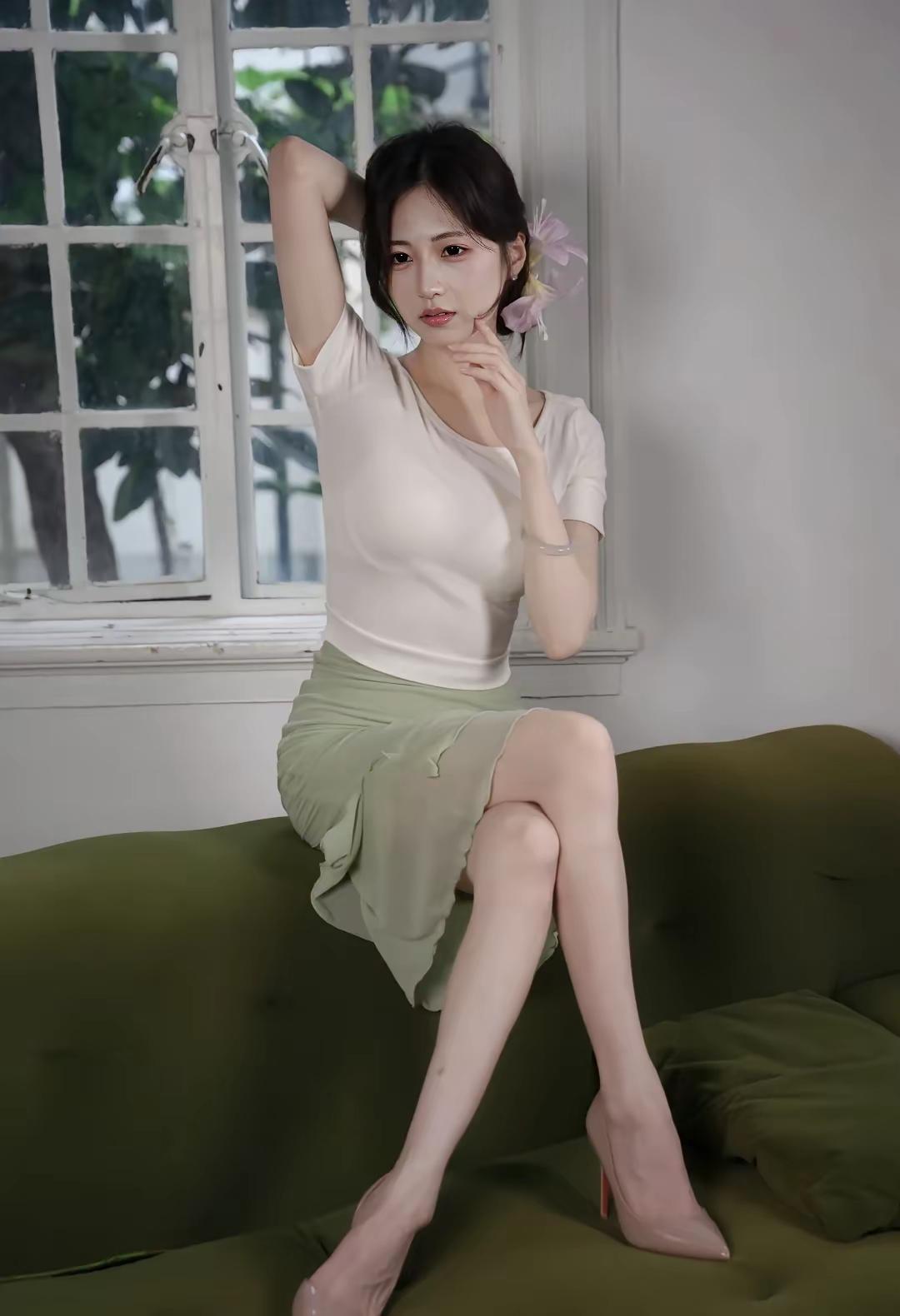 追女人，最重要的，就是要学会主动示好。有回应就继续加大马力，猛踩油门，火上浇油，