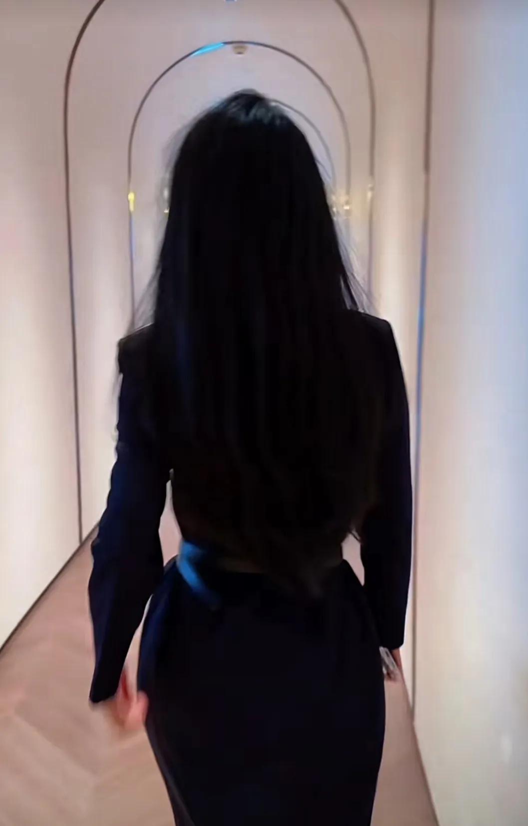 他只是爱上你，不是爱上你。